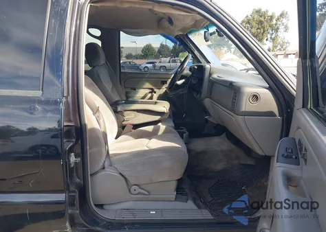 2004 Chevrolet Tahoe Ls z USA, uszkodzony, nr VIN 1GNEC13V64J316827